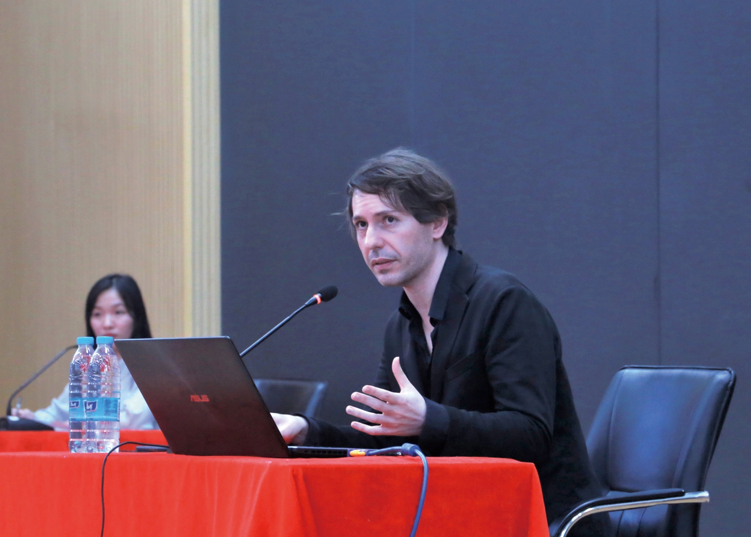 意大利著名设计师安迪教授到校讲座