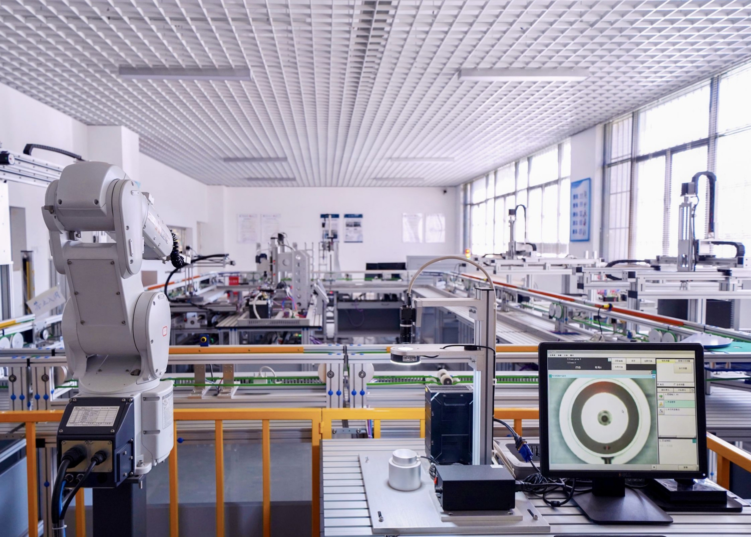 智能科学与工程学院机械手臂