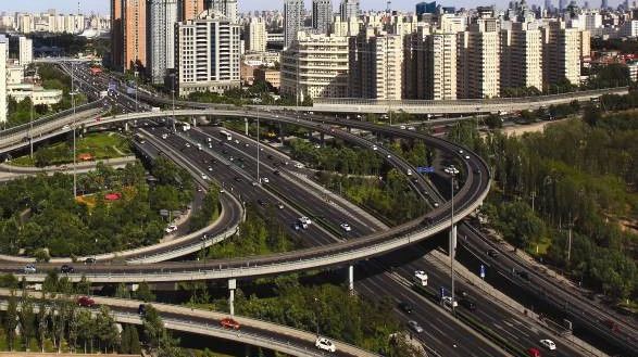 【优秀校友】杨中秋：他们是“橘色超人”，更是路桥安全畅洁的...