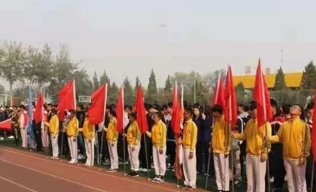 best365中国官方网站2018新生暨教职工运动会圆满结束！学院红十字会志愿者在行动！