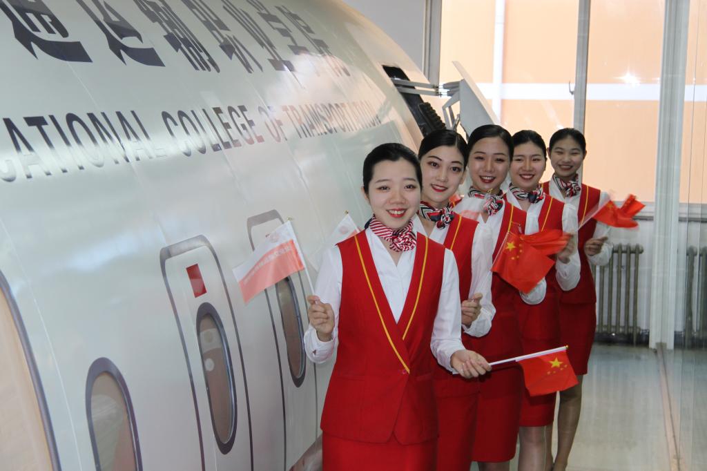 青春就要为祖国歌唱，我们都是追梦人！